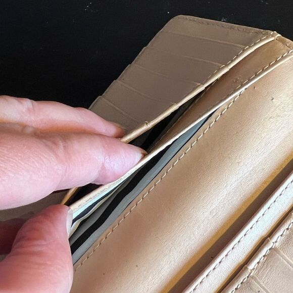 Kate Spade leather Hampton road wallet - Picture 9 of 9